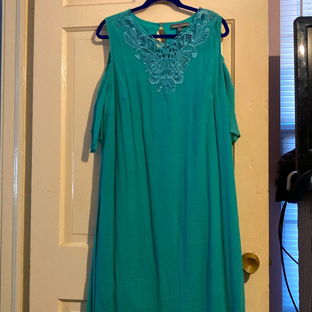 Women's sixe 20W cold shoulder dress in seafoam